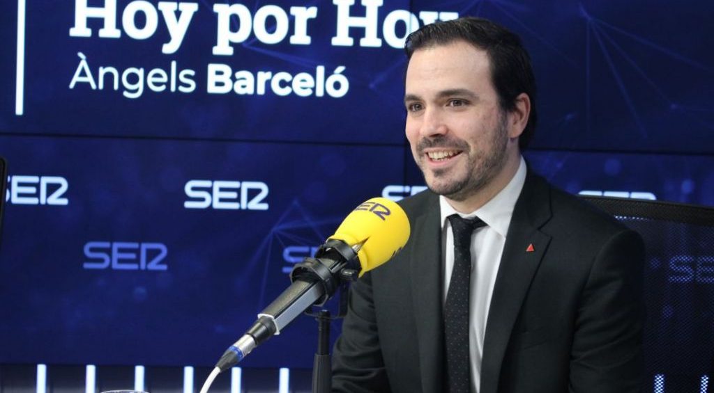 El masaje de Àngels Barceló a Garzón no oculta el papelón de IU