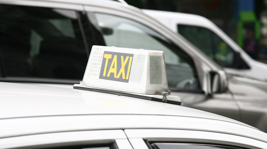 El taxi denuncia al Ayuntamiento de Madrid por permitir circular VTCs que no son ECO