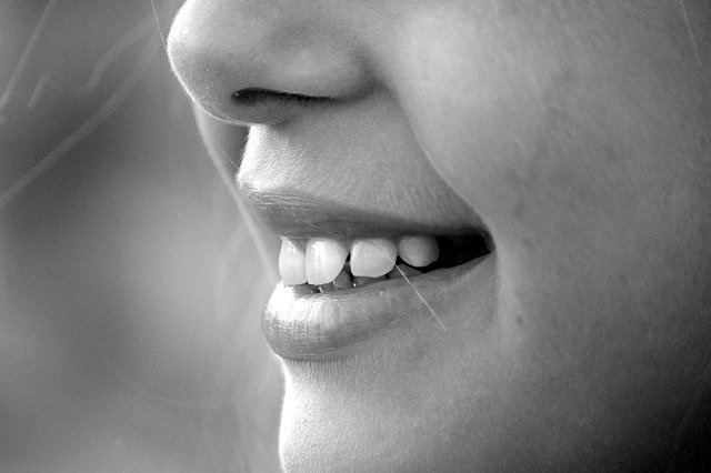 Estos alimentos te pondrán los dientes amarillos