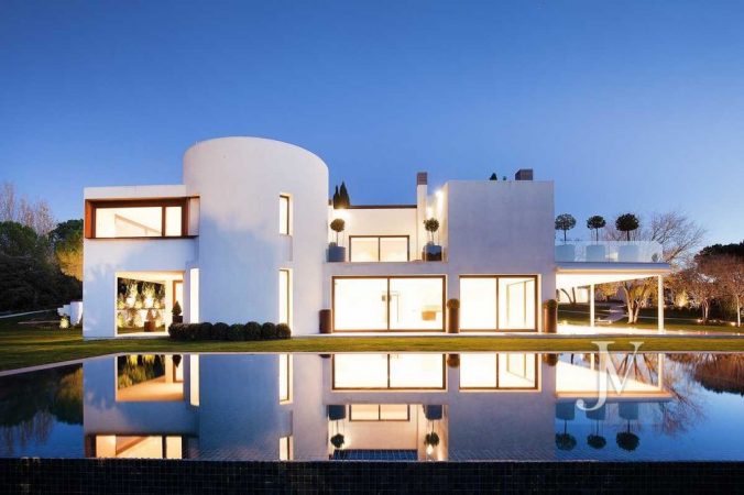 10 villas de lujo en Madrid para ponerte los dientes largos 43 Merca2.es villas de lujo Madrid, cerca de la Moraleja