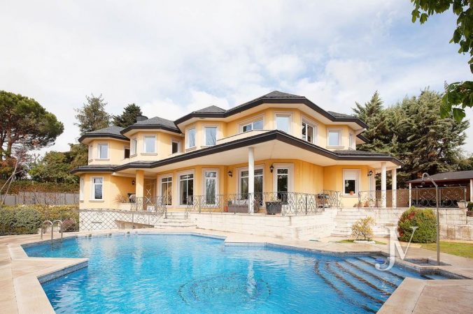 10 villas de lujo en Madrid para ponerte los dientes largos 42 Merca2.es Chalet de lujo