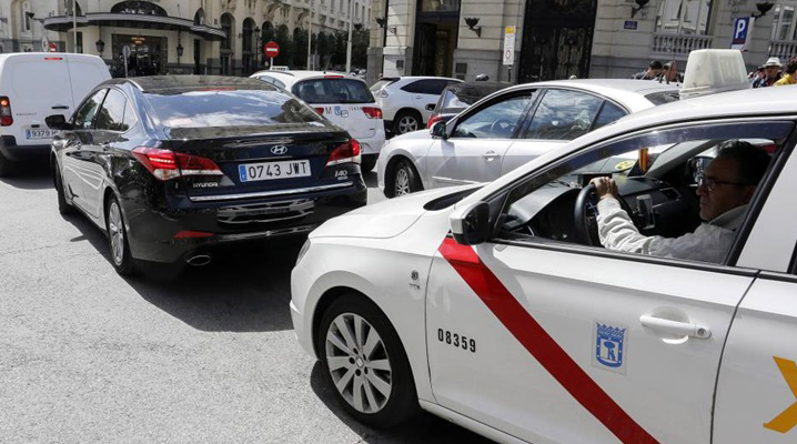 La Comunidad de Madrid garantiza las visitas domiciliarias con taxis y VTC