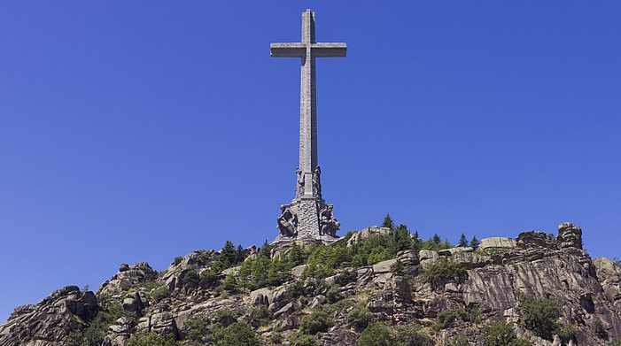 Vodafone y Movistar pelean por un buen lugar en el Valle de los Caídos