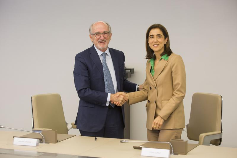 Fundación Repsol y Microsoft desarrollarán productos educativos en energía y cambio climático