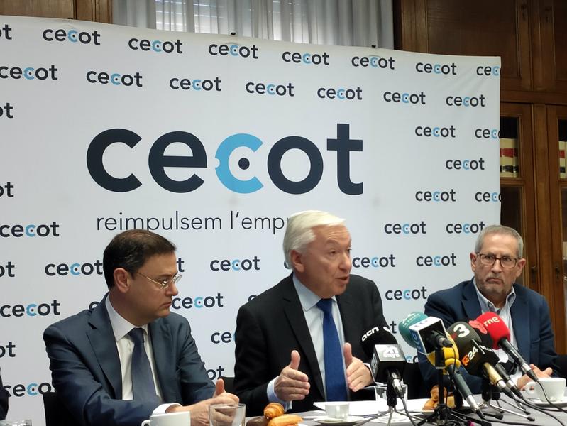 Cecot asegura que las ayudas del Gobierno llegan «tarde y sin concreciones»