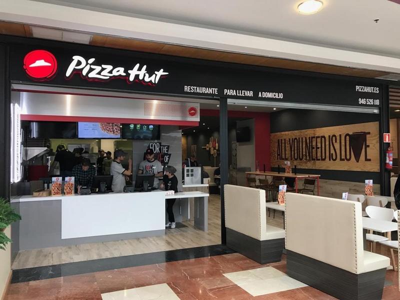 Pizza Hut cierra todas sus tiendas y seguirá ofreciendo servicio a domicilio con entregas sin contacto