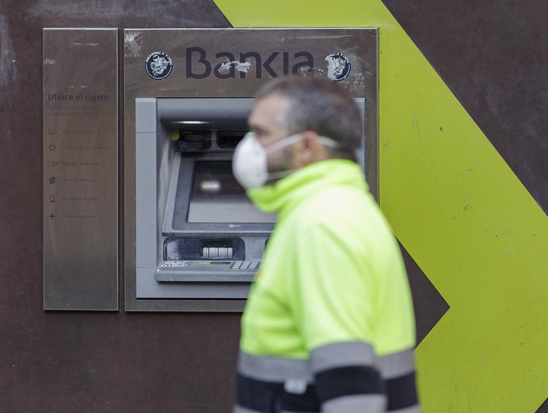 S&P: «El Covid-19 ha llegado en el peor momento para la banca europea»
