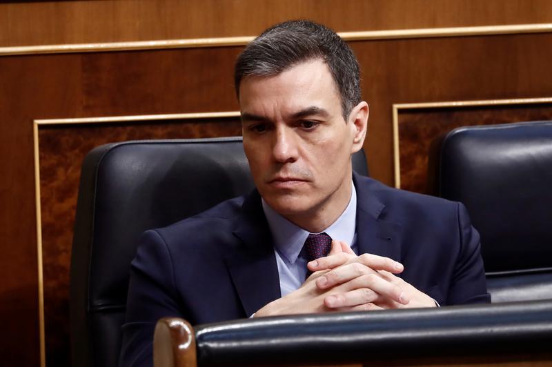 Sánchez admite que España está inmersa en una «economía de guerra» por derivar producción a material sanitario