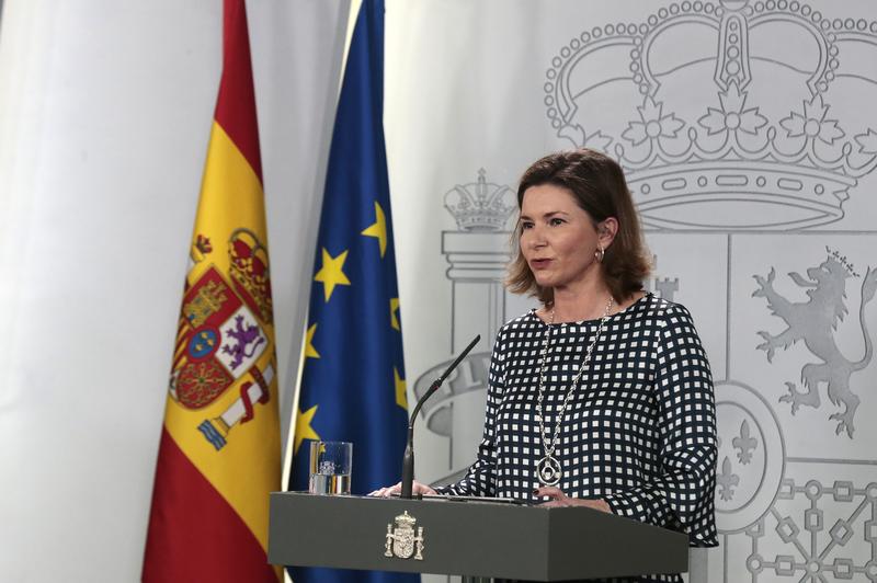 El Gobierno permite 2 personas por coche, pero una delante y otra atrás