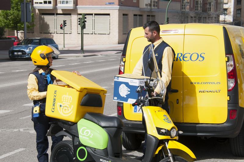 Correos llevará comida al personal de los centros sanitarios de Madrid