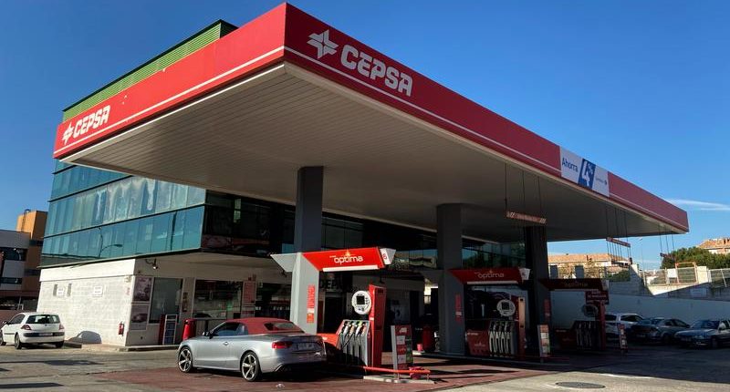 El precio de la gasolina se desploma a mínimos de 2017