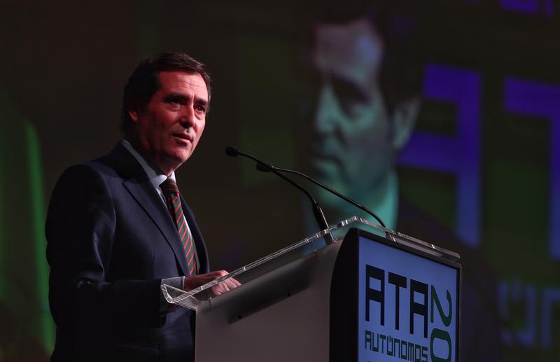 Garamendi reprocha al Gobierno la «precipitación» del cierre de actividades no esenciales