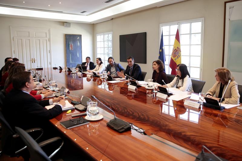 El Gobierno ultima una moratoria de cuotas para autónomos y pymes y una prestación a colectivos vulnerables