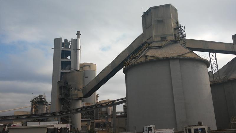 Cementos Molins paraliza la actividad en todas sus instalaciones industriales en España