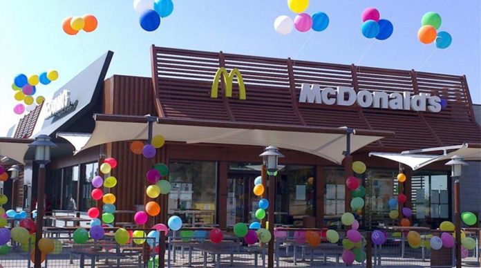 McDonalds dona comida al Banco de Alimentos