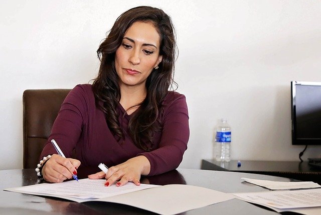 autonomos ofrecen becas