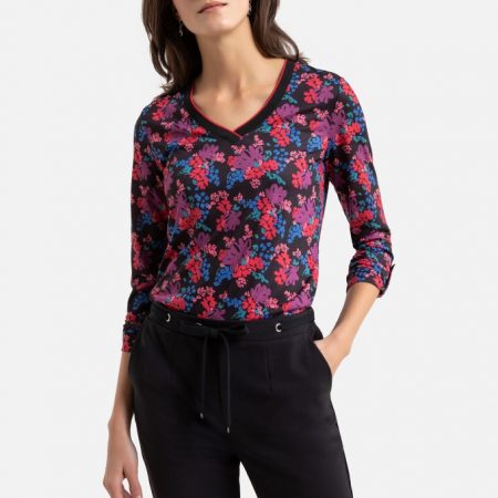 Camiseta con cuello de pico