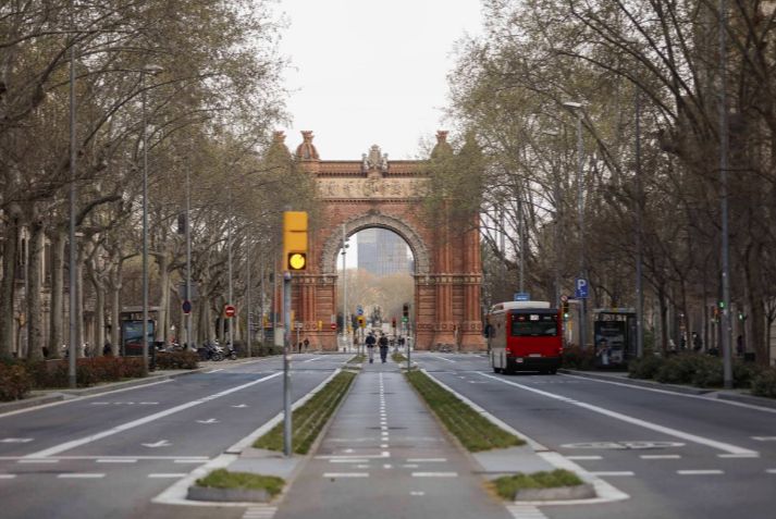 Barcelona propone prohibir el alquiler de habitaciones turísticas en toda la ciudad