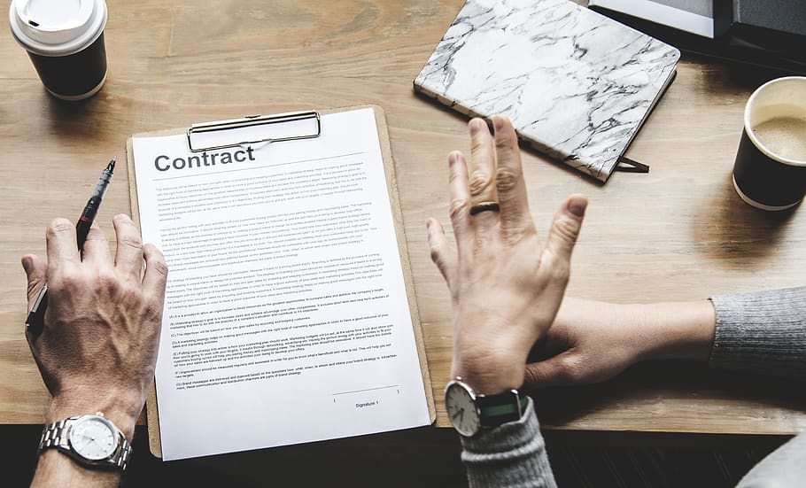 Este es el contrato que te «blinda» de los inquilinos morosos
