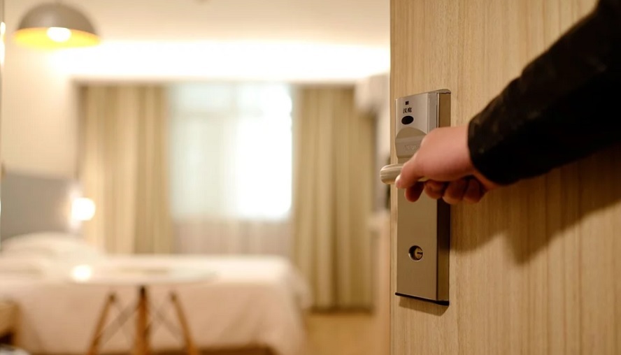 Los hoteles piden margen al Gobierno para «no echar» a los turistas «atrapados»