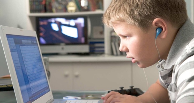 Actividad académica en niños vía internet