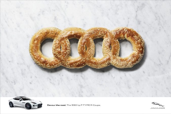 Jaguar troleando a Audi y BMW