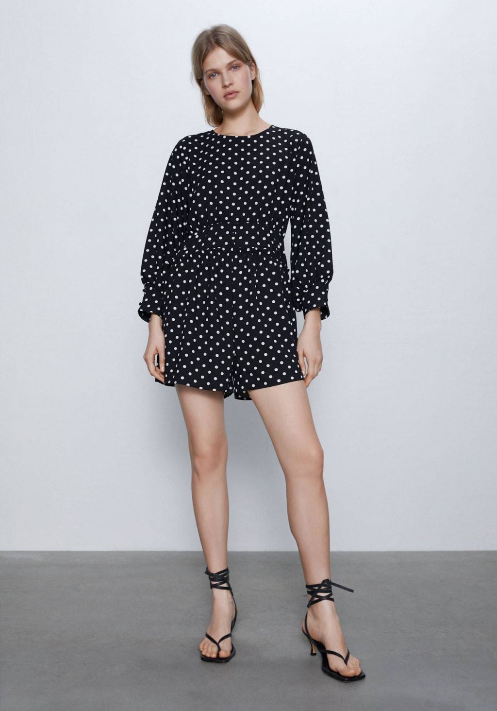 mono lunares zara