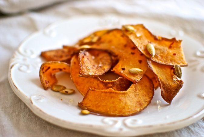 chips de calabaza, un snack fácil y saludable para matar el hambre