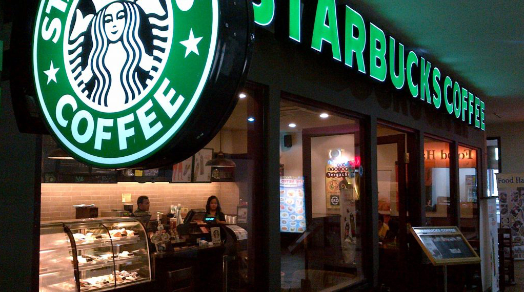 Starbucks: flipa con cuantas calorías tienen tus cafés favoritos