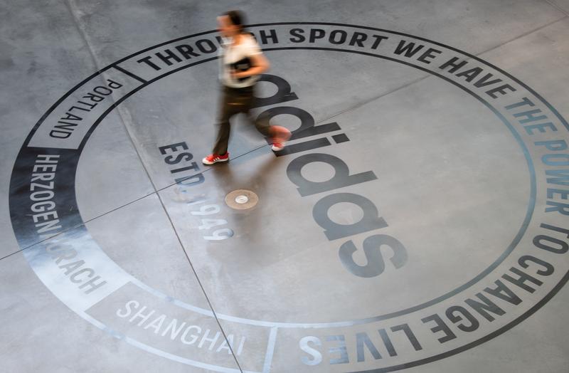 Adidas reduce un 95% su beneficio hasta marzo por el impacto del Covid-19