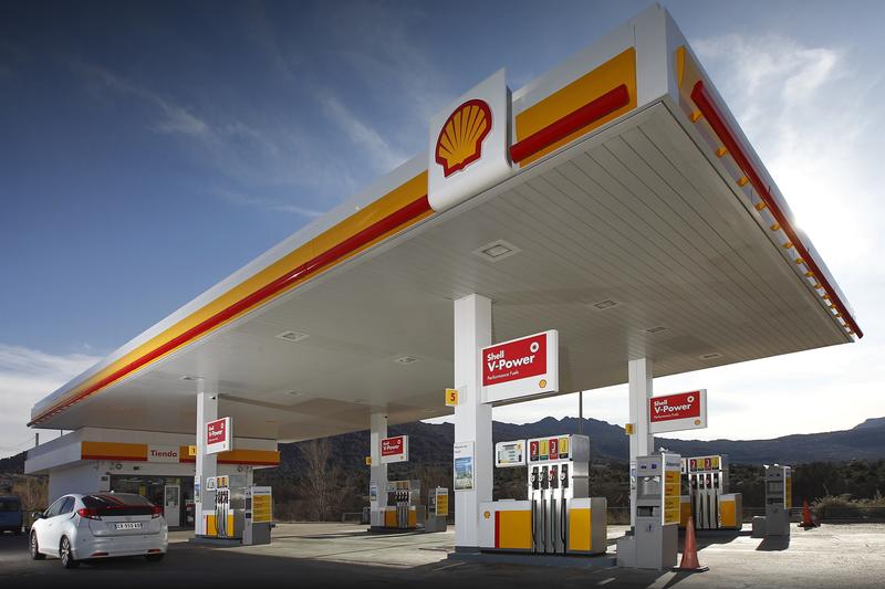 Shell intenta apaciguar a sus accionistas con dinero contante y sonante