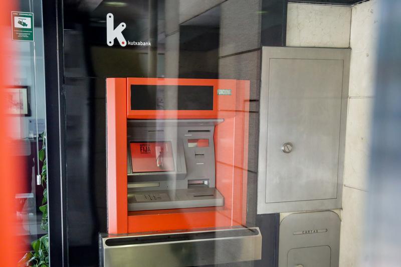 Kutxabank gana un 13,4% menos tras destinar 145 M€ a provisiones