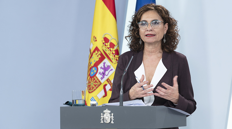 Montero niega un impuesto a las fortunas pero «tienen que contribuir más»