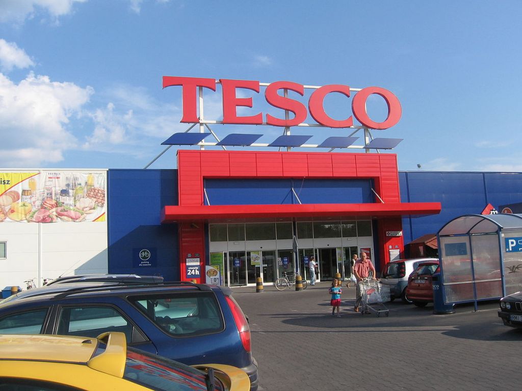 Tesco se beneficia de las compras navideñas y gana cuota de mercado
