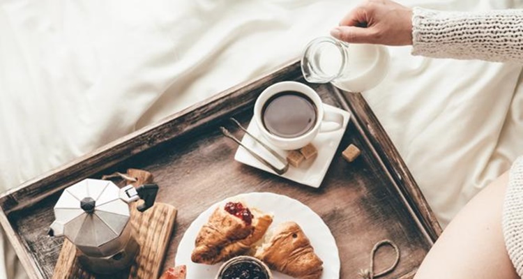 Por qué no deberías desayunar tarde si quieres perder peso