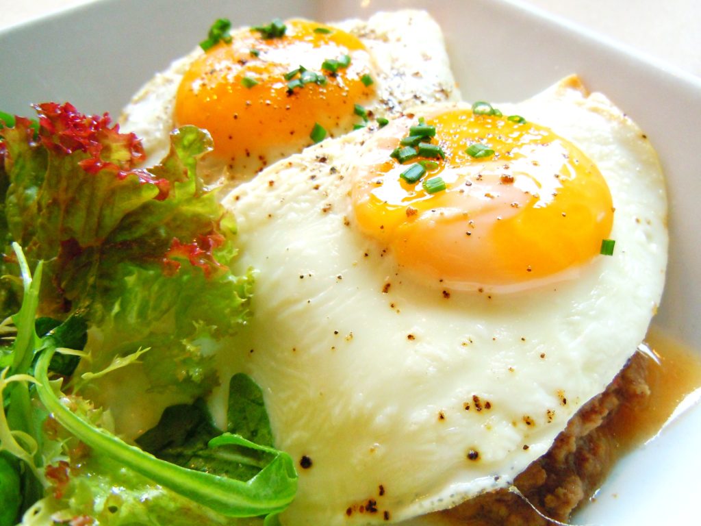 Así SÍ podrás cocinar huevos saludables, incluidos los fritos