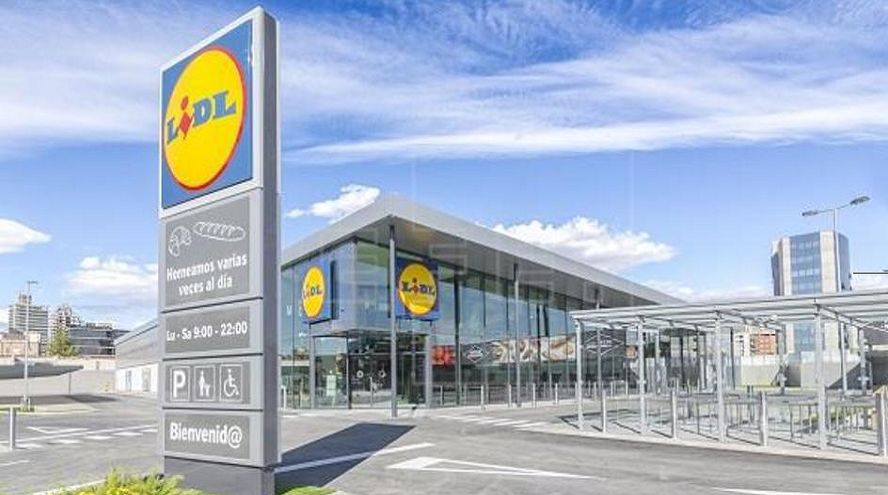 Lidl saca sus mascarillas en los supermercados desde hoy en Barcelona