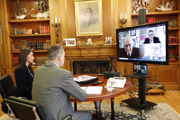 reyes teletrabajando casa real