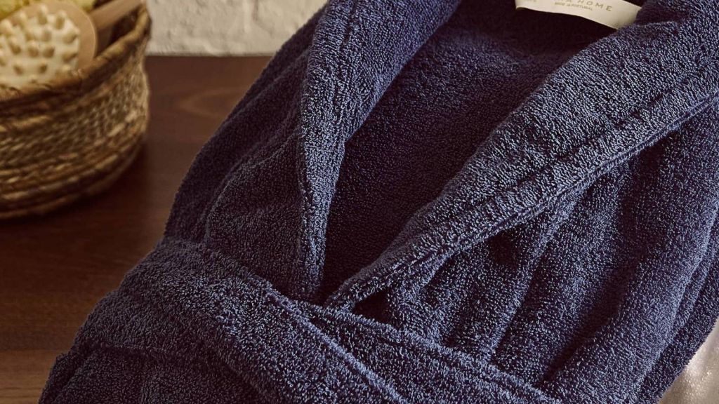 Así puedes personalizar toallas y albornoces en Zara Home