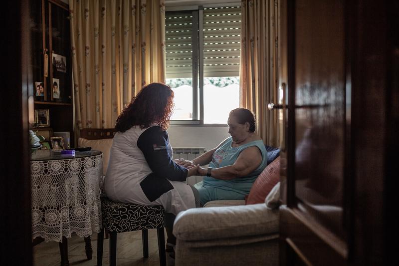 Las empleadas del hogar despedidas o con menos ingresos podrán pedir el subsidio extraordinario desde mañana