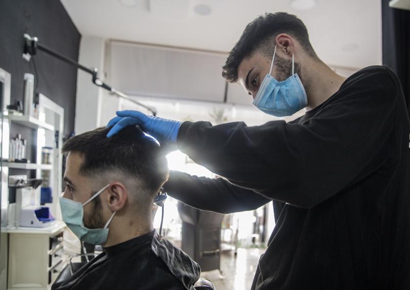 El 50% de las peluquerías ha abierto este lunes, según Stanpa