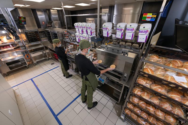 McDonald’s comienza a implementar su protocolo ‘Entorno seguro’ en sus más de 500 restaurantes