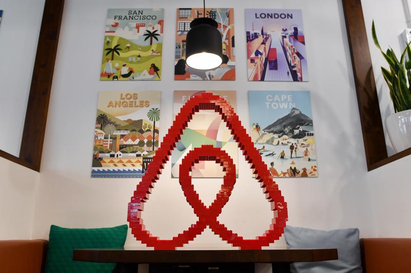 Airbnb despedirá al 25% de la plantilla mundial: 1.900 empleados