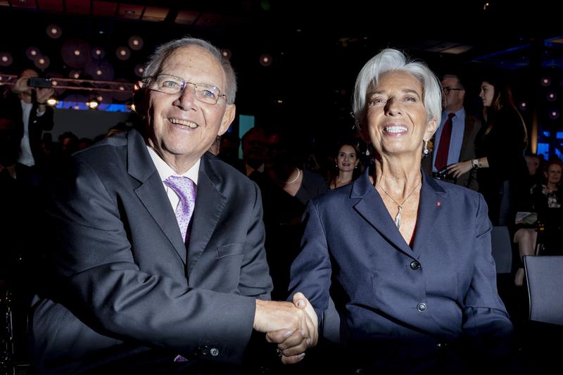 Wolfgang Schaeuble advierte de que la decisión del TC de Alemania pone en cuestión el futuro del euro