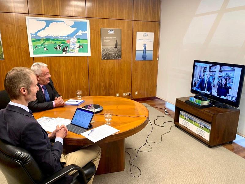 Central Lechera Asturiana traslada a los Reyes su compromiso con los ganaderos y empleados