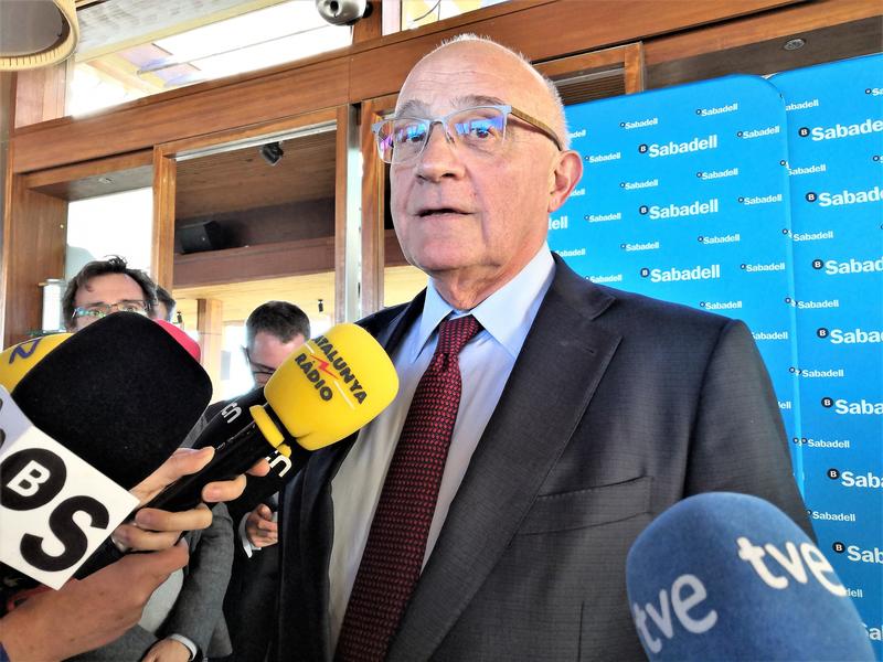 Oliu (Banco Sabadell) aboga por que Europa rescate al turismo y las aerolíneas