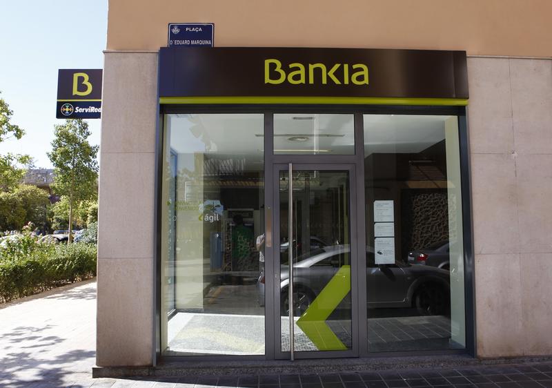 Bankia cerrará algunas oficinas por la digitalización pero mantendrá los empleos