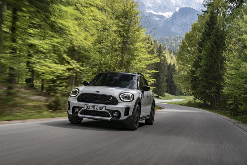 Mini actualiza el Countryman, con nuevos motores, luces  y cuadro digital