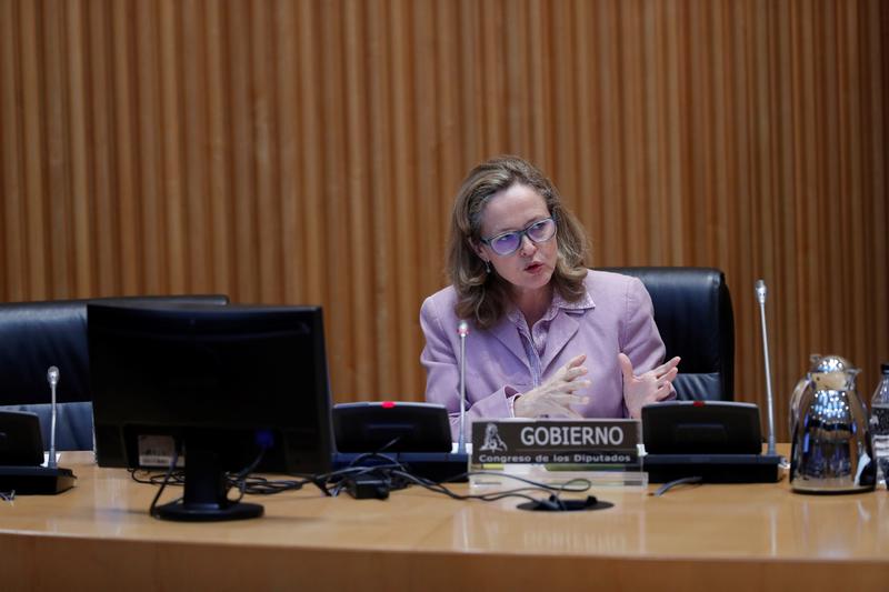 Calviño plantea «inversiones y reformas» para paliar la crisis del covid-19