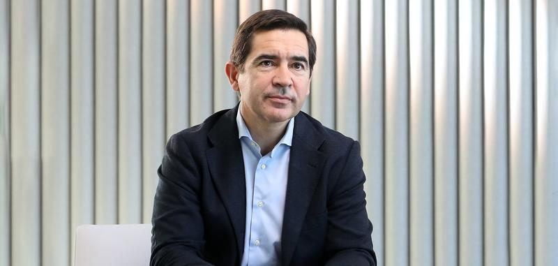Torres rebajará objetivos por el fuerte impacto del covid-19 en BBVA